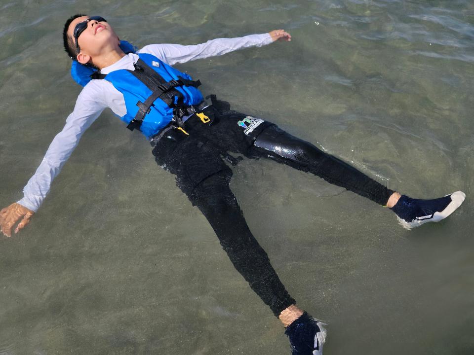 ライフジャケット着用時の背浮き
